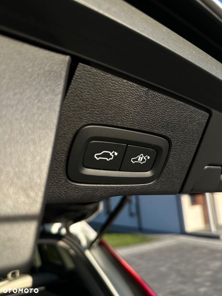 Volvo XC 60 B5 B AWD Plus Bright - 28