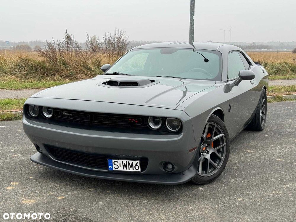 Dodge Challenger - 2
