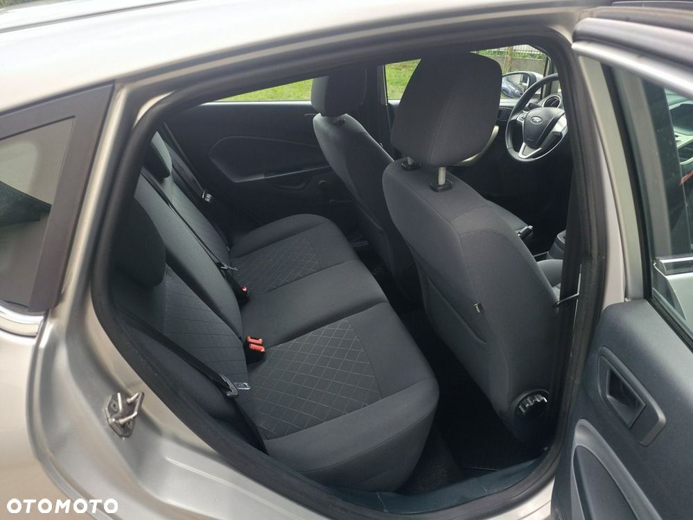 Ford Fiesta - 9