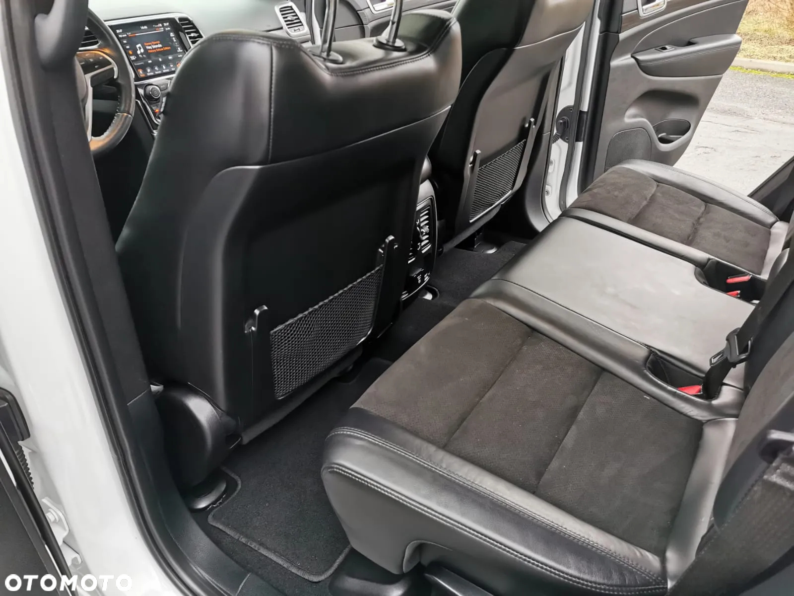 Jeep Grand Cherokee - 19
