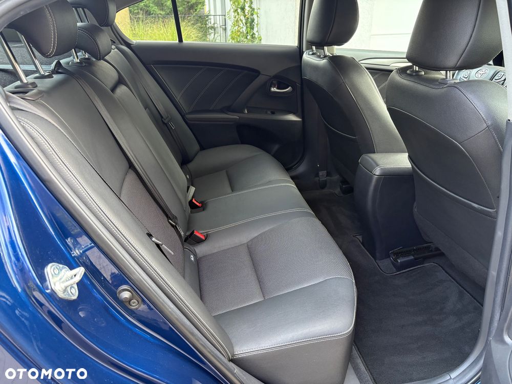 Toyota Avensis 1.8 Premium MS - 30