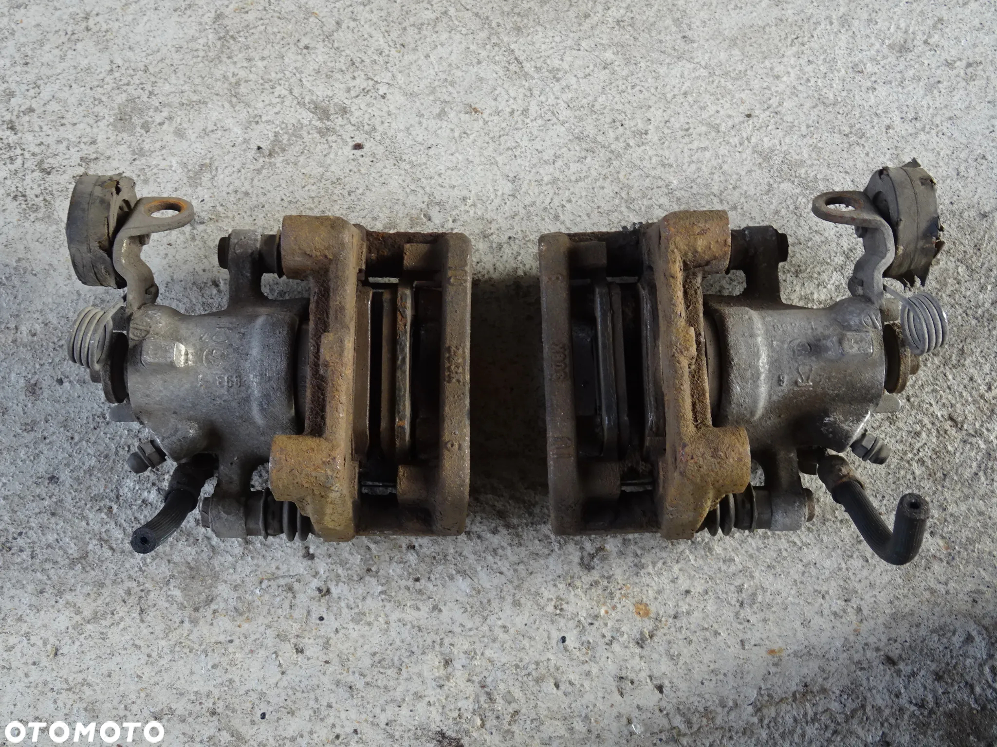 OPEL ASTRA G BERTONE ZACISK HAMULCOWY TYŁ PRAWY LEWY ZAFIRA A - 2