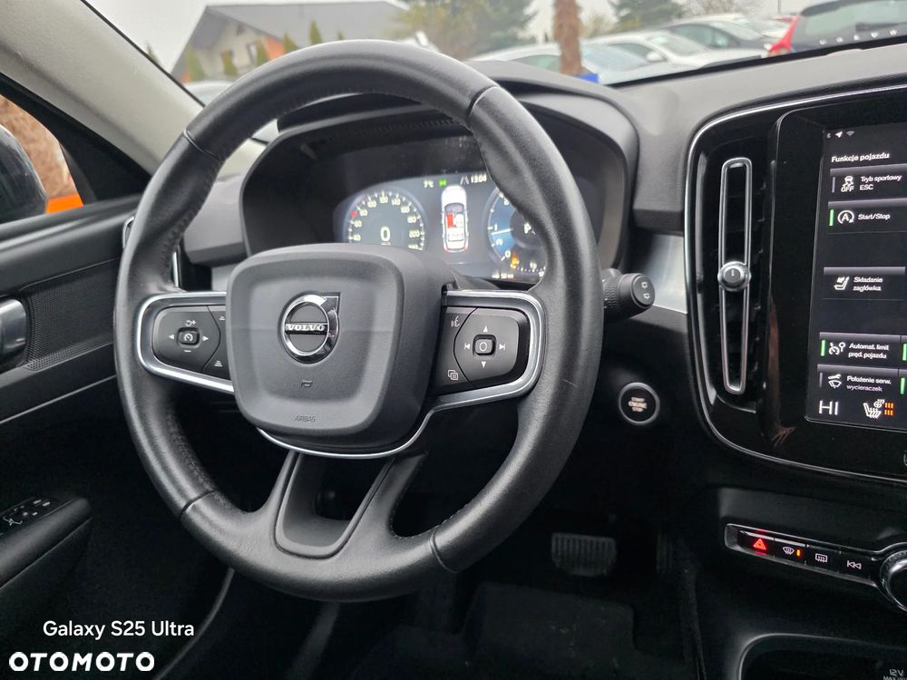 Volvo XC 40 D3 Momentum Pro - 35