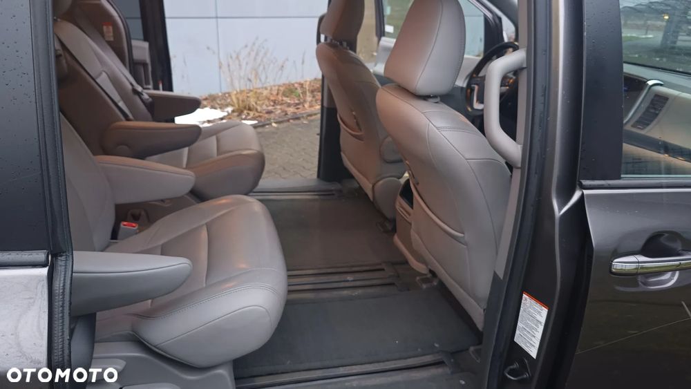 Toyota Sienna - 19