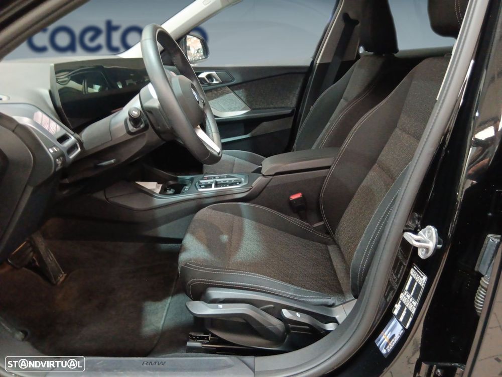 BMW 118 d Pack Desportivo M - 12