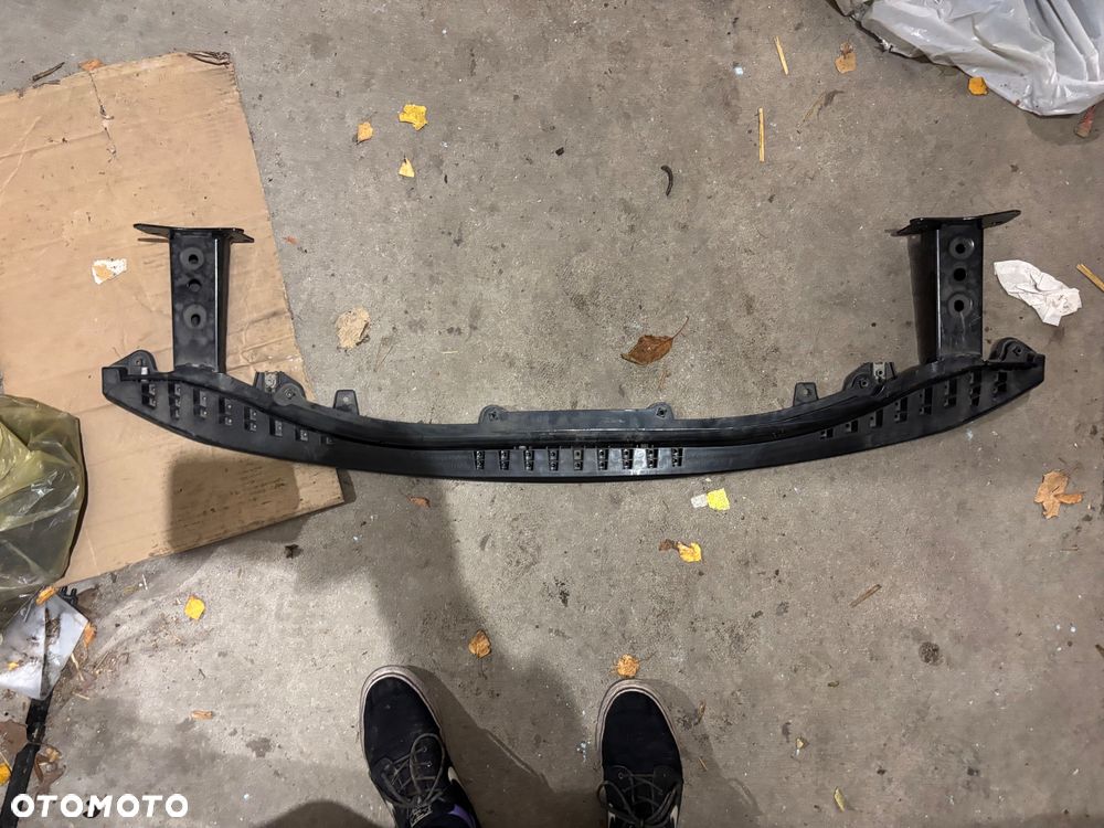 Pas przedni Mazda3 BP - 3