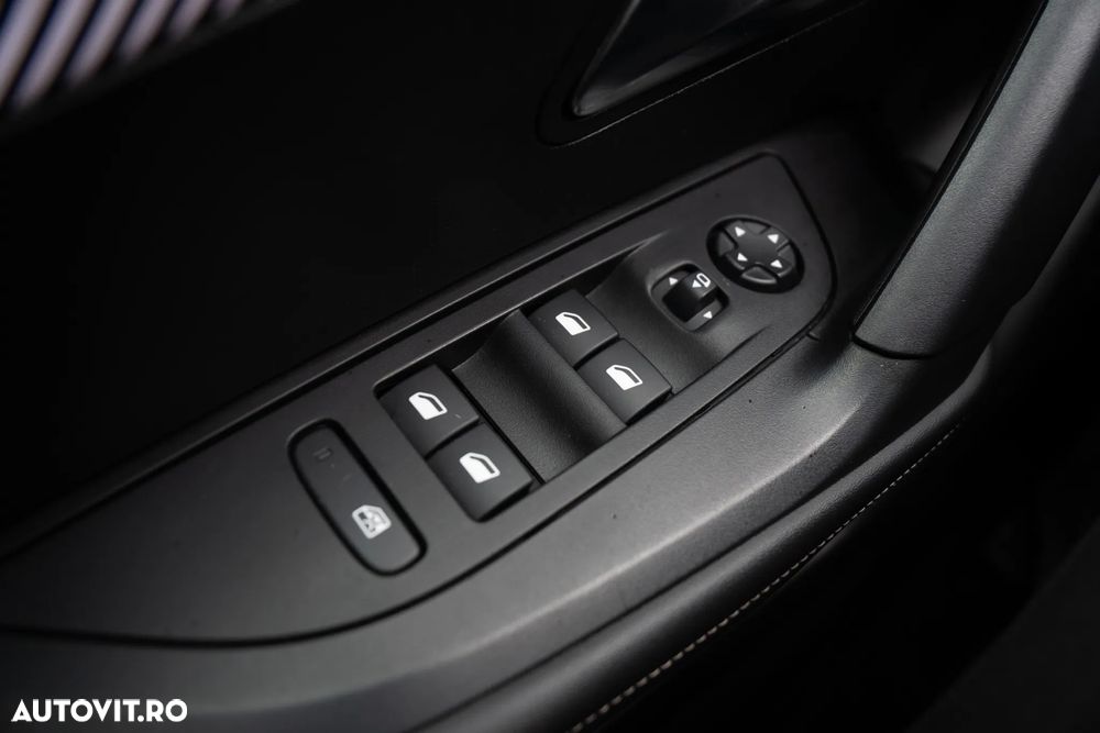 Peugeot 2008 1.2 L PureTech STT EAT8 Allure - 22
