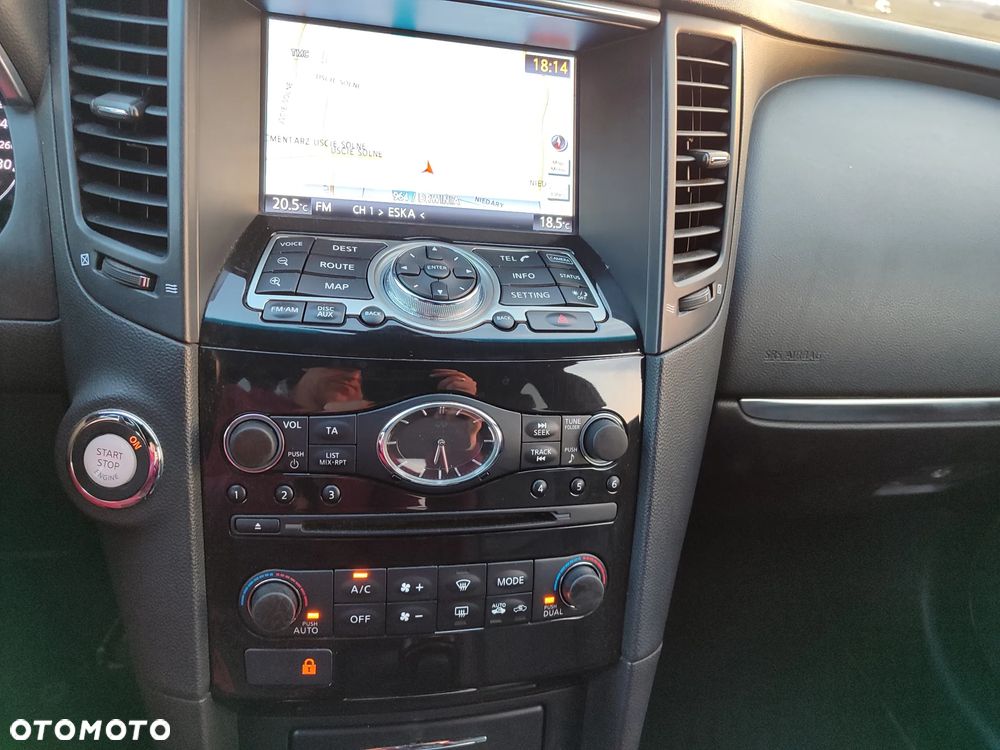 Infiniti Q70 3.0d S - 23