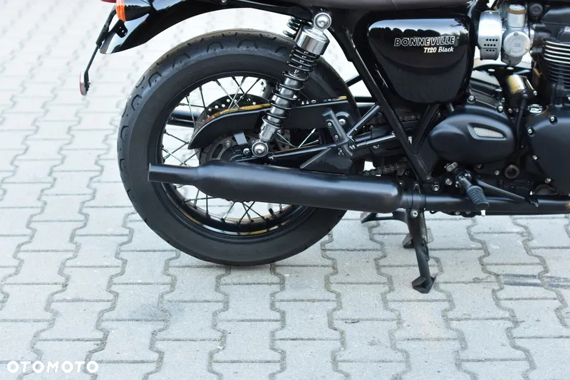 Triumph Bonneville - 11