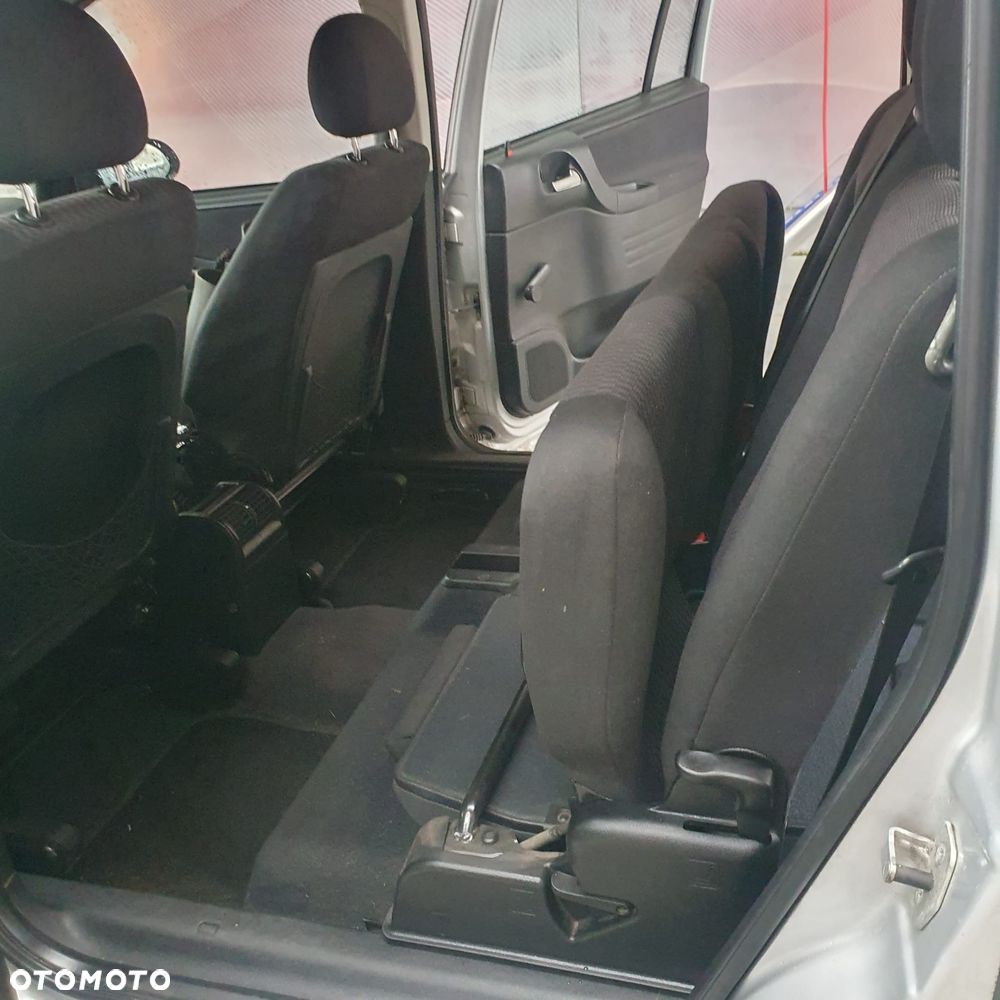 Opel Zafira 1.8 16V Comfort - 11