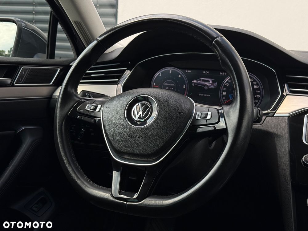 Volkswagen Passat 2.0 TDI SCR 4Motion DDG Highline - 10