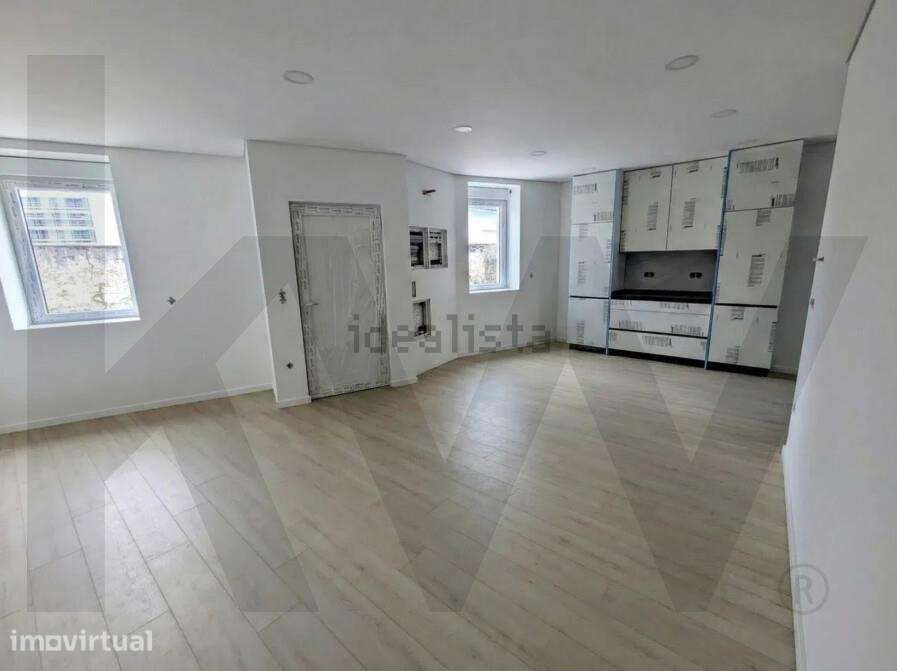 Moradia Térrea T2, em Banda, Totalmente Restaurada | NOVA, em São Bern - Grande imagem: 4/6