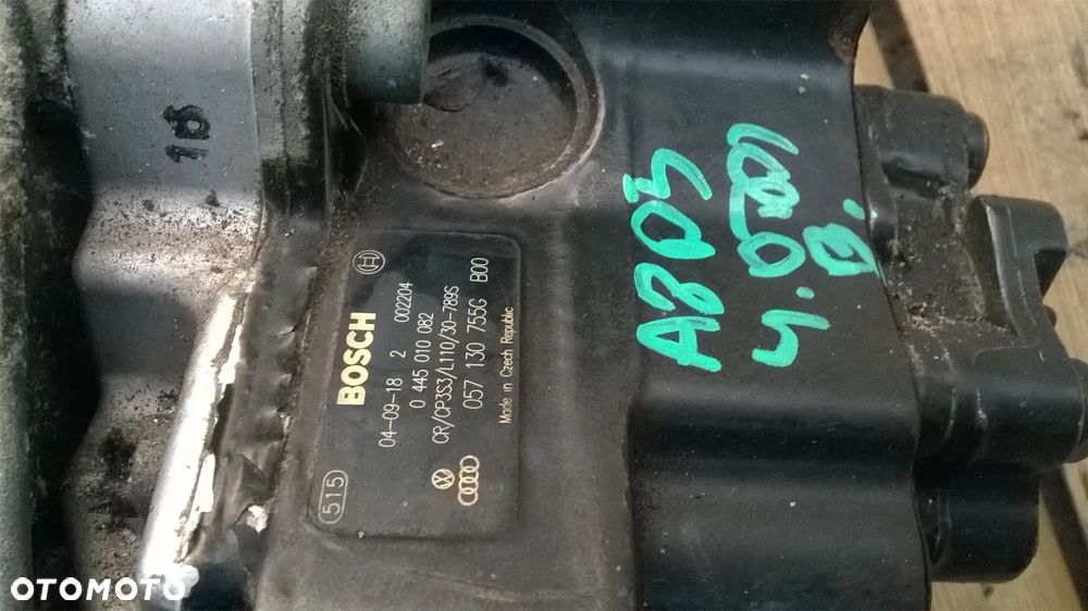 AUDI A8 D3 4.0 TDI POMPA WTRYSKOWA 057130755G - 2