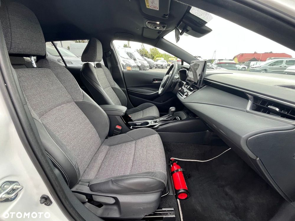 Toyota Corolla - 32