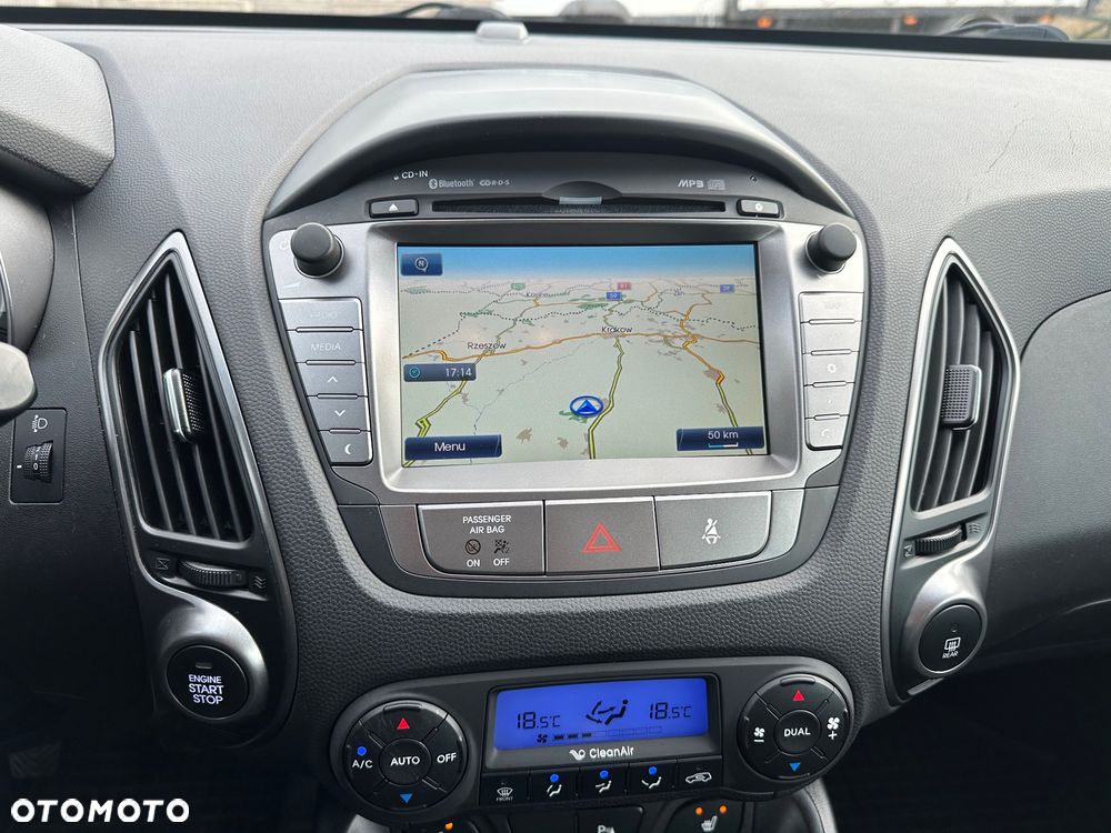 Hyundai ix35 1.6 2WD Fifa World Cup Edition - 12