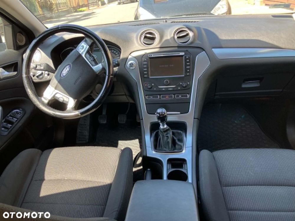 Ford Mondeo 2.0 TDCi Ambiente - 11
