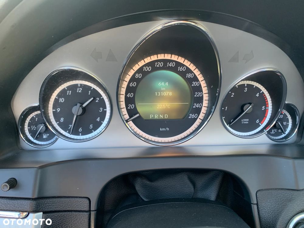 Mercedes-Benz Klasa E 350 CDI DPF Cabrio BlueEFFICIENCY 7G-TRONIC Avantgarde - 24