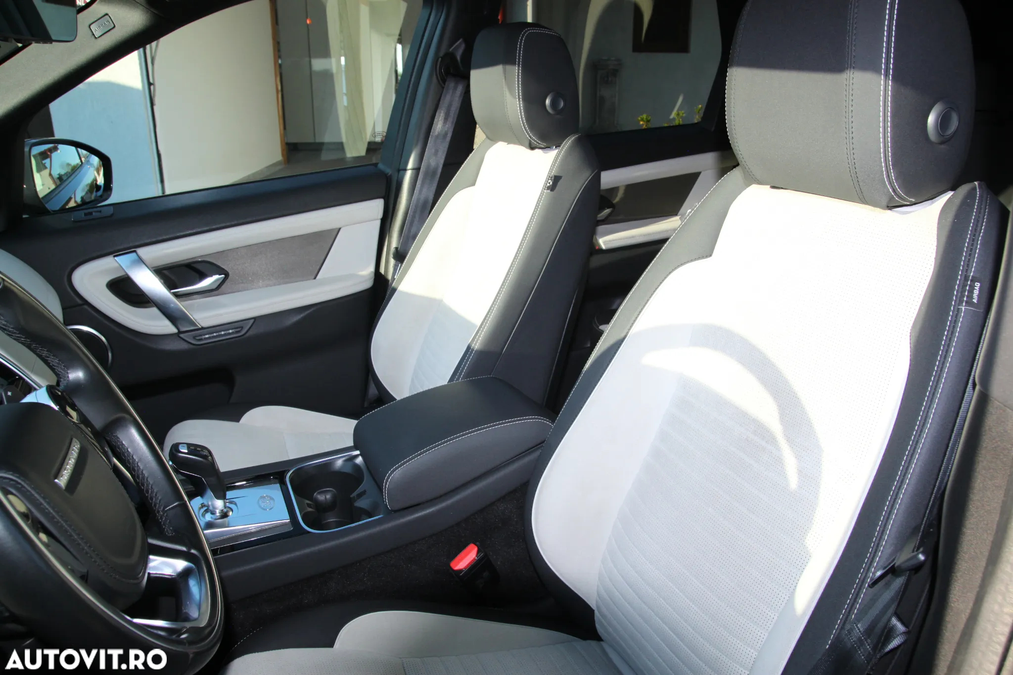 Land Rover Discovery Sport 2.0 D180 R-Dynamic MHEV SE - 6