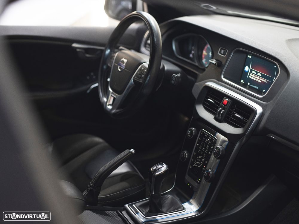 Volvo V40 2.0 D2 R-Design - 14