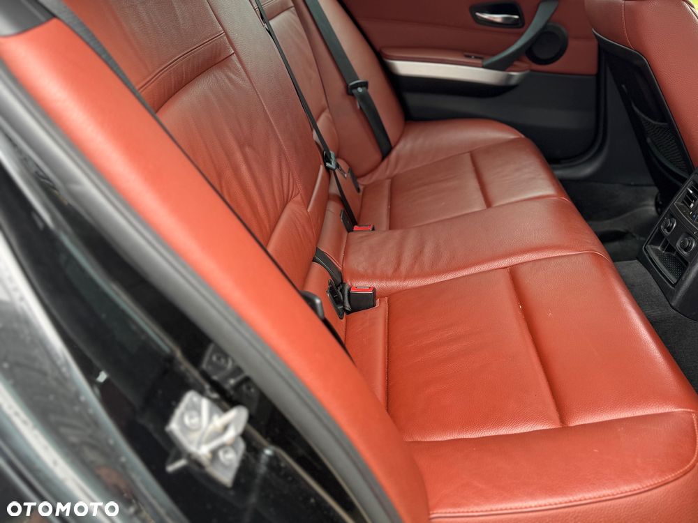 BMW Seria 3 318d DPF Edition Exclusive - 13