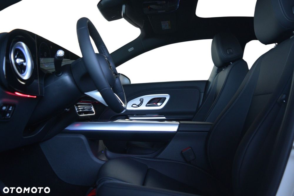 Mercedes-Benz CLA - 8
