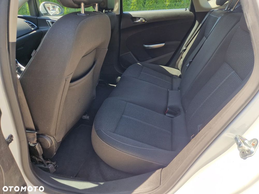 Opel Astra 1.6 Turbo - 34