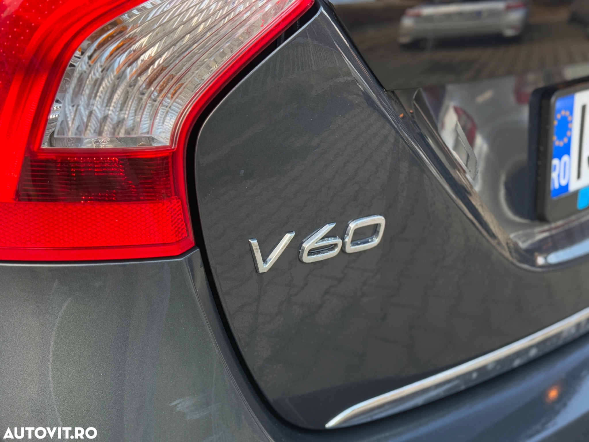 Volvo V60 D6 Plug-In-Hybrid AWD Geartronic Summum - 10