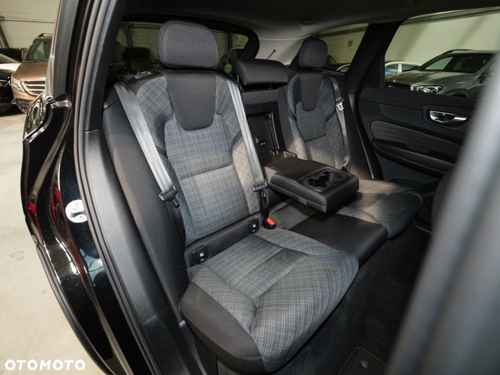 Volvo XC 60 B4 D AWD Core - 21