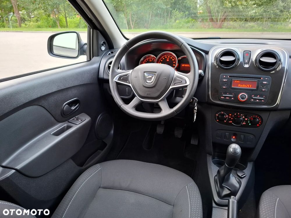 Dacia Logan 1.2 16V 75 Laureate - 26