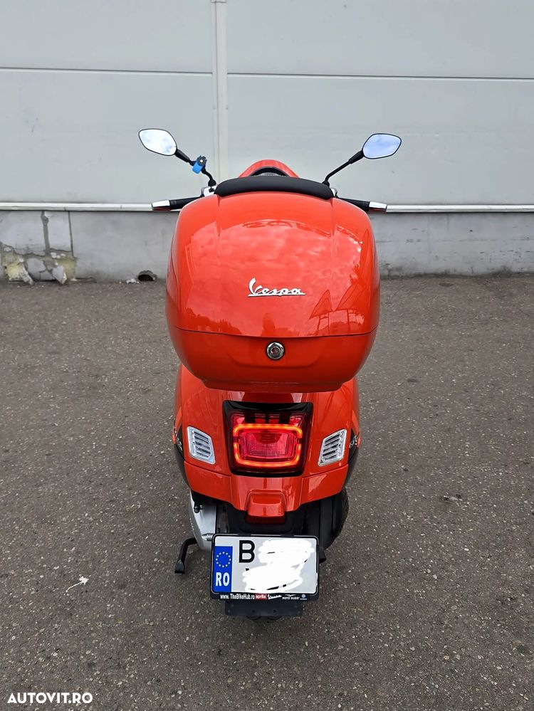 Piaggio Vespa - 2