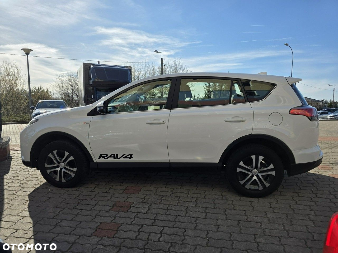 Toyota RAV4 - 30