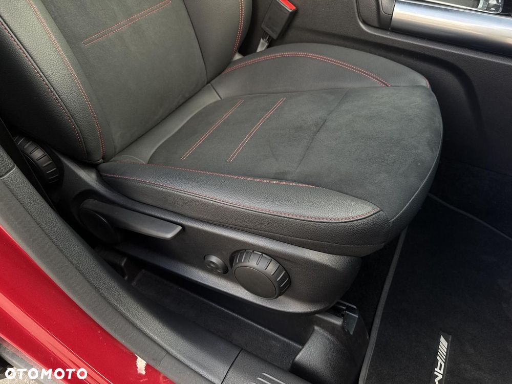 Mercedes-Benz GLA - 24