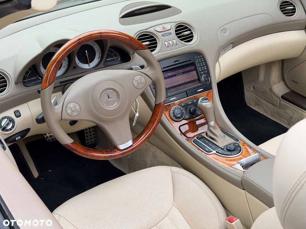Mercedes-Benz SL - 16