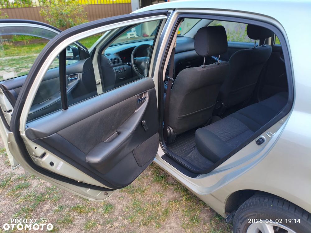 Toyota Corolla - 21