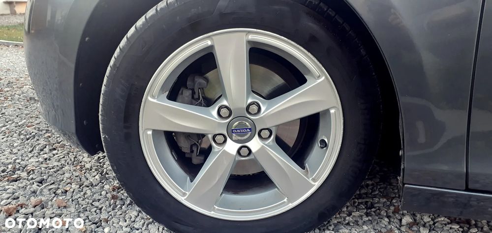 Volvo V40 D2 Momentum - 16