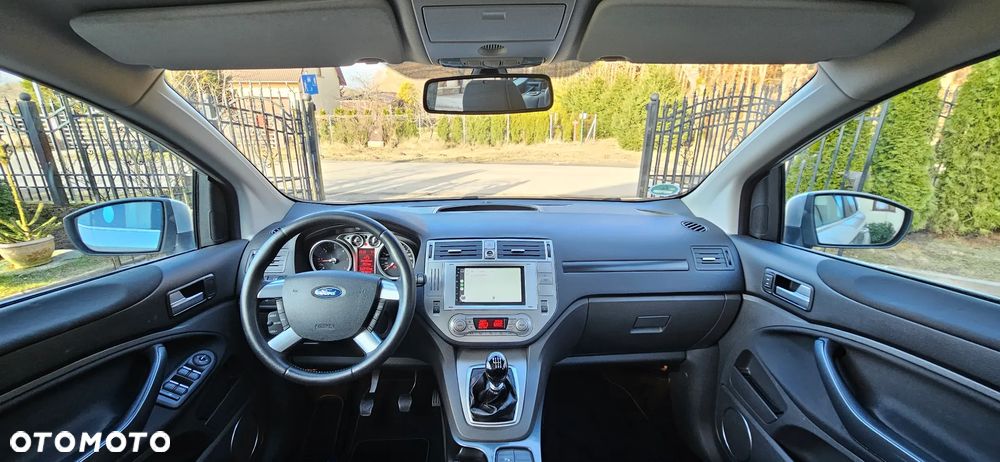 Ford Kuga 2.0 TDCi 2x4 Titanium - 2