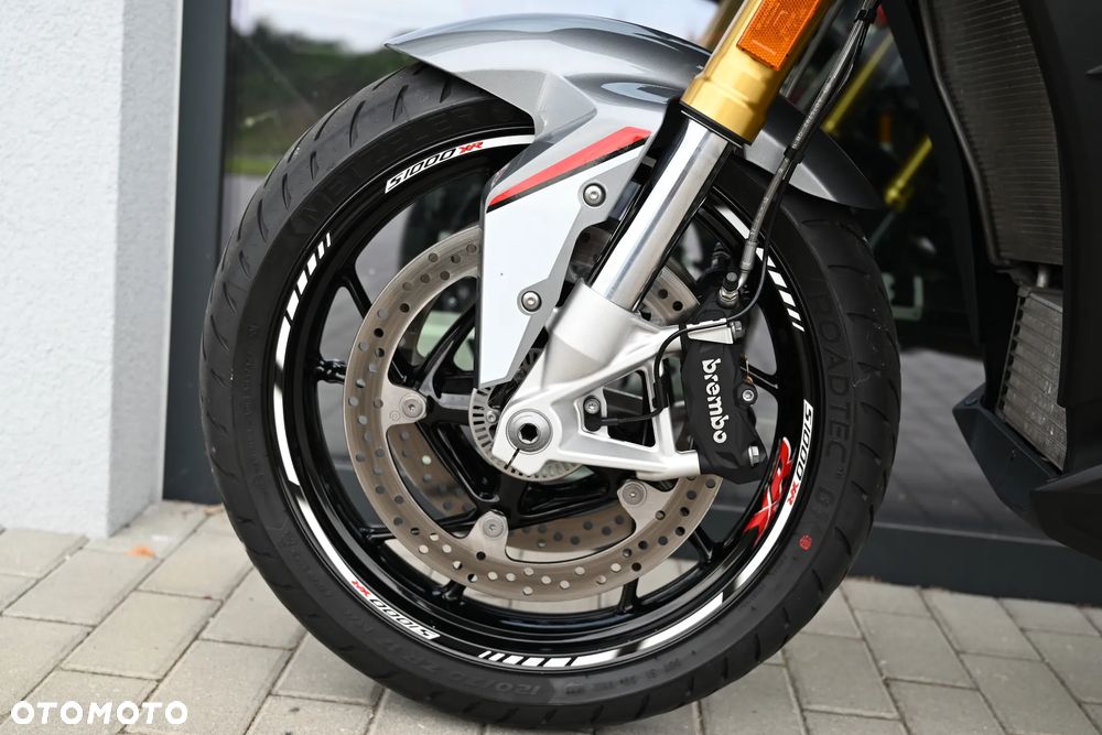 BMW XR - 19
