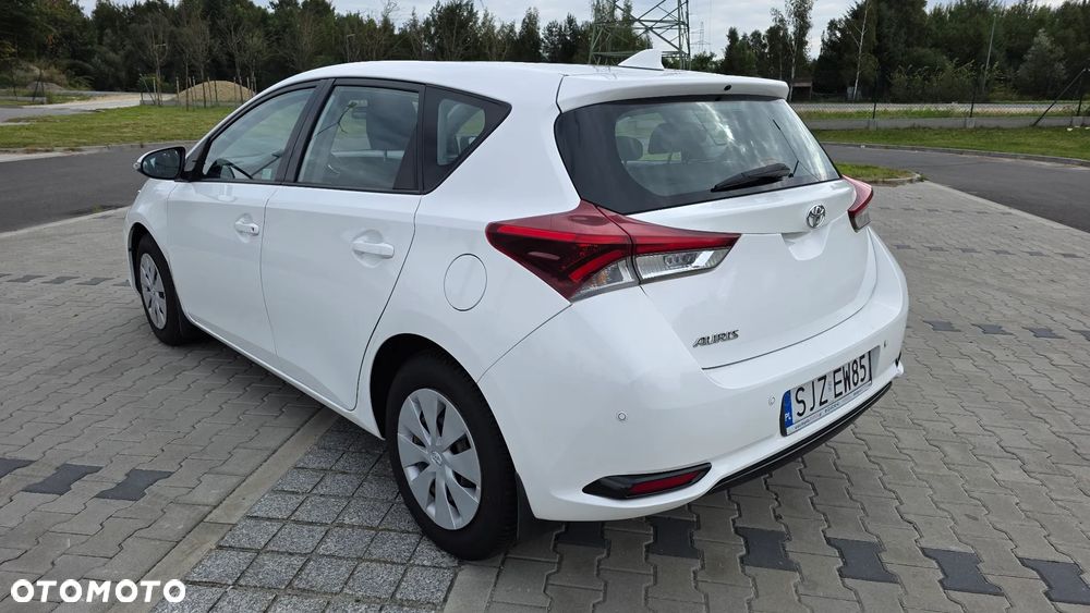 Toyota Auris 1.33 VVT-i Life - 23
