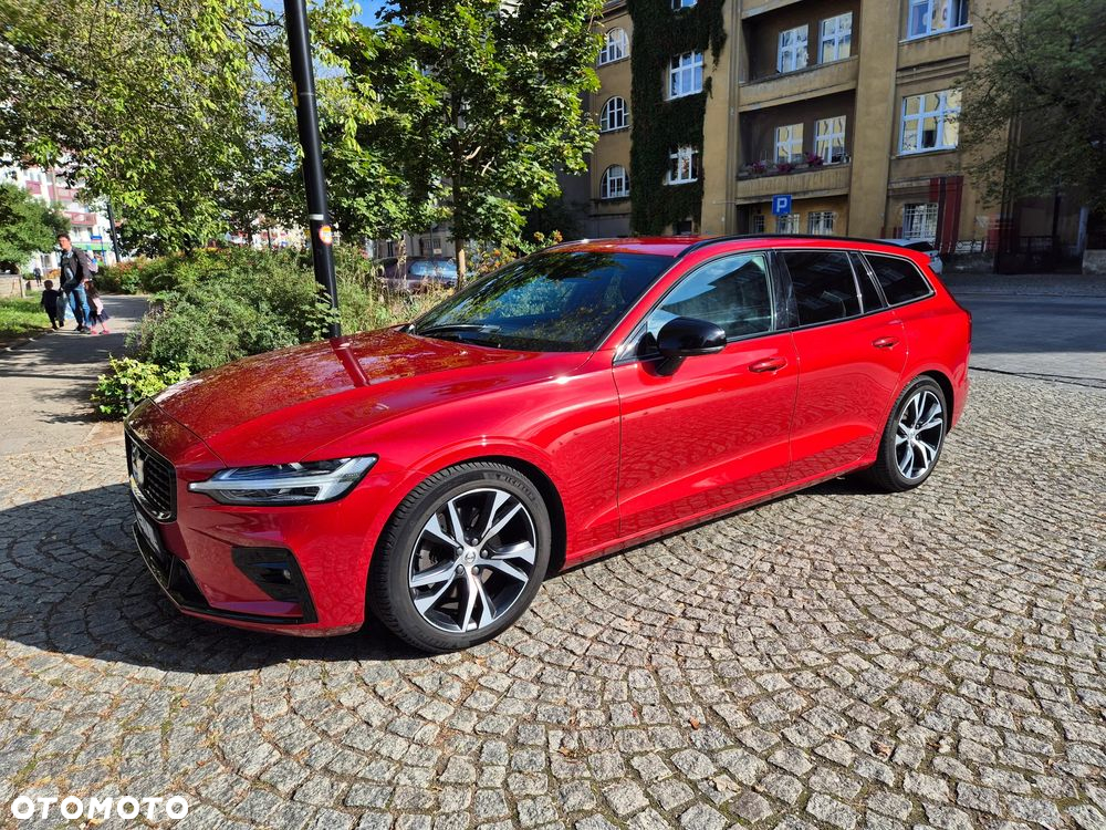 Volvo V60 B3 B R-Design - 3