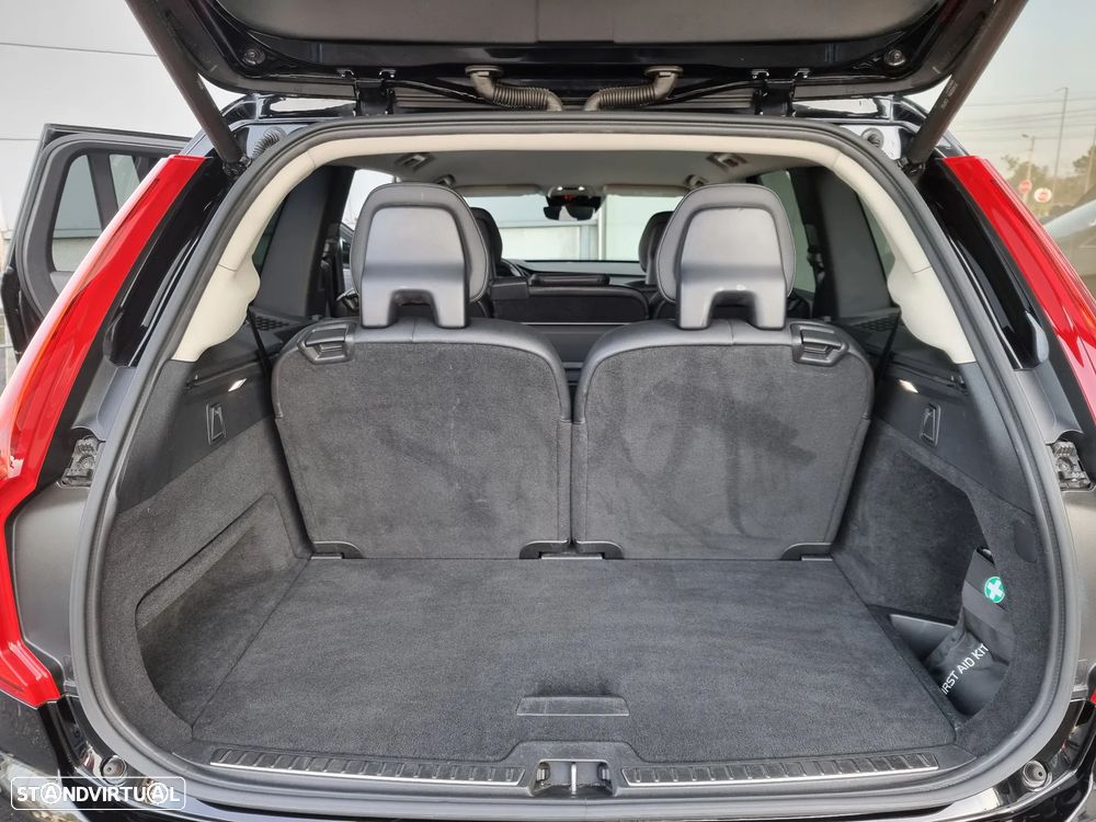 Volvo XC 90 2.0 D4 Momentum - 28