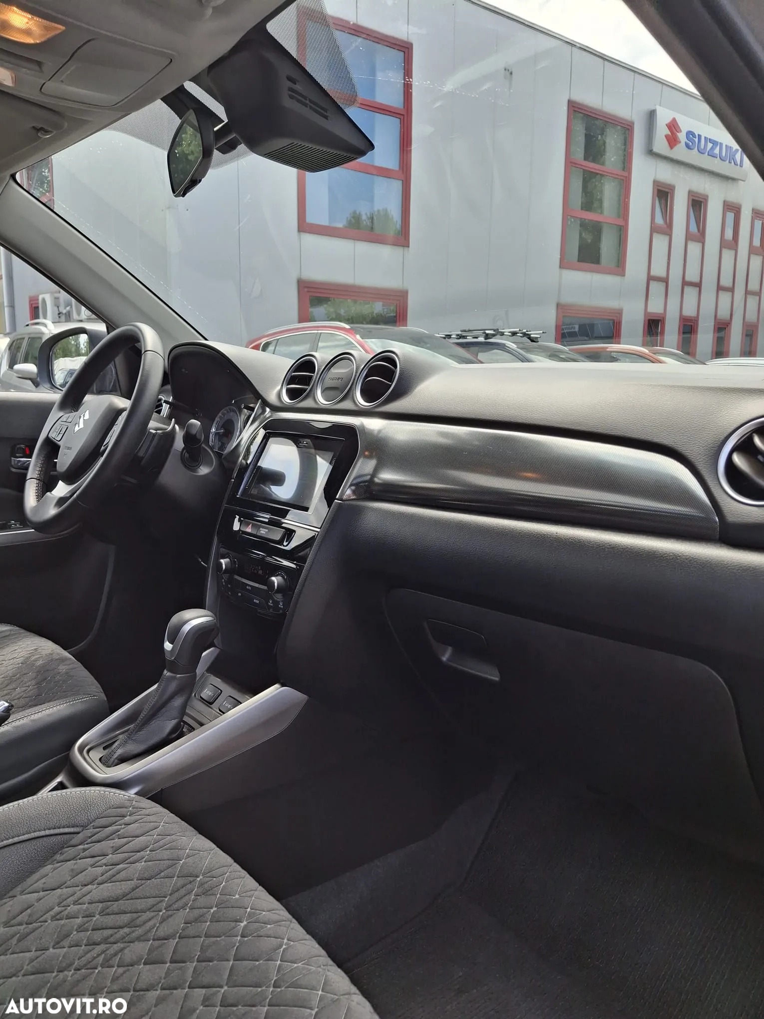 Suzuki Vitara 1.5 HEV Luxus - 35