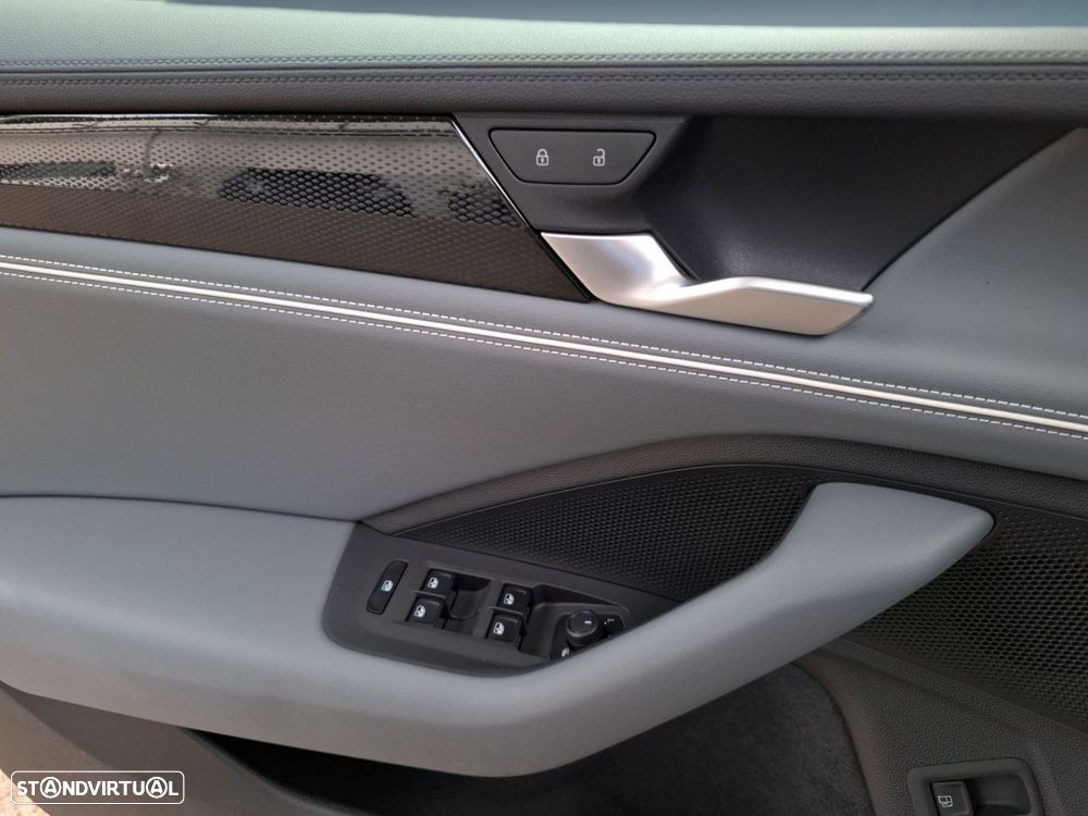 VW Passat Variant 1.5 TSI eHybrid Business DSG - 24