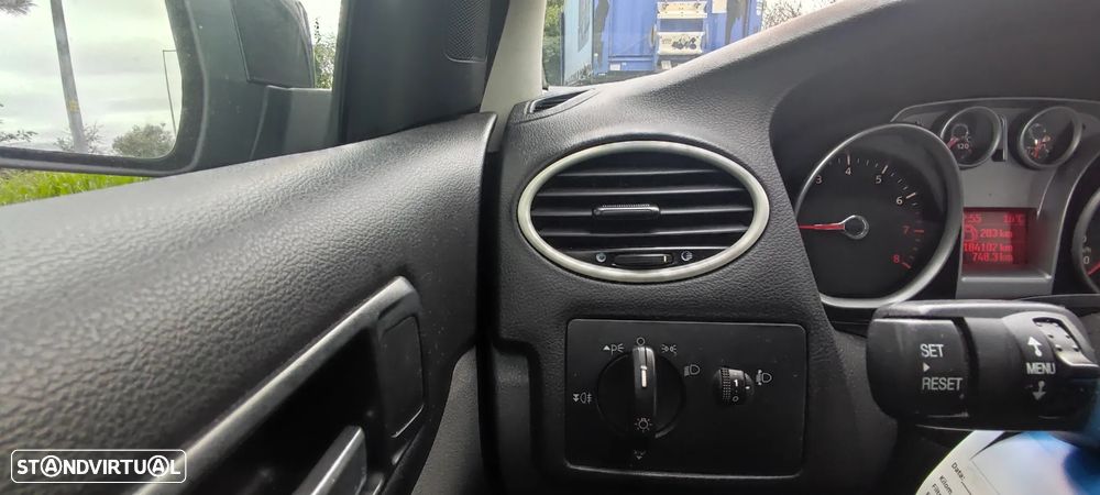 Ford Focus SW 1.4 Trend - 19