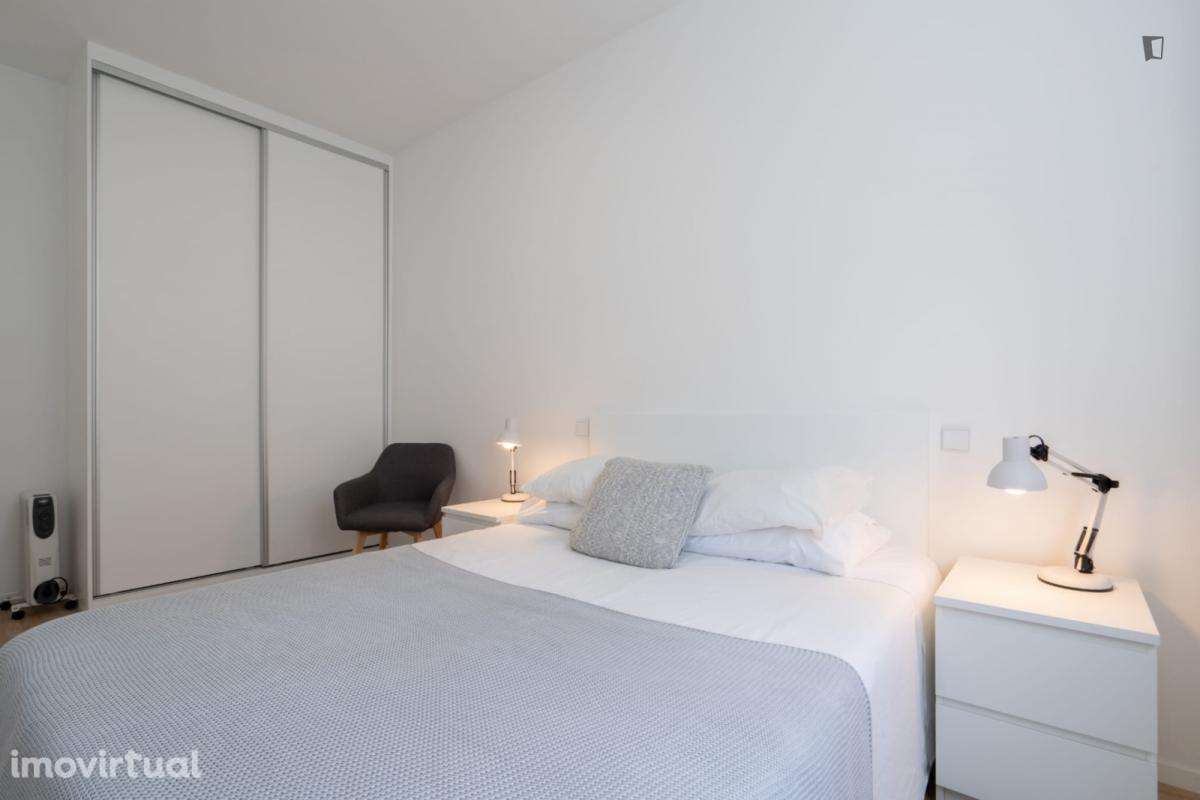 Apartamento com 2 quartos - localizado em Paranhos Porto - Grande imagem: 3/23