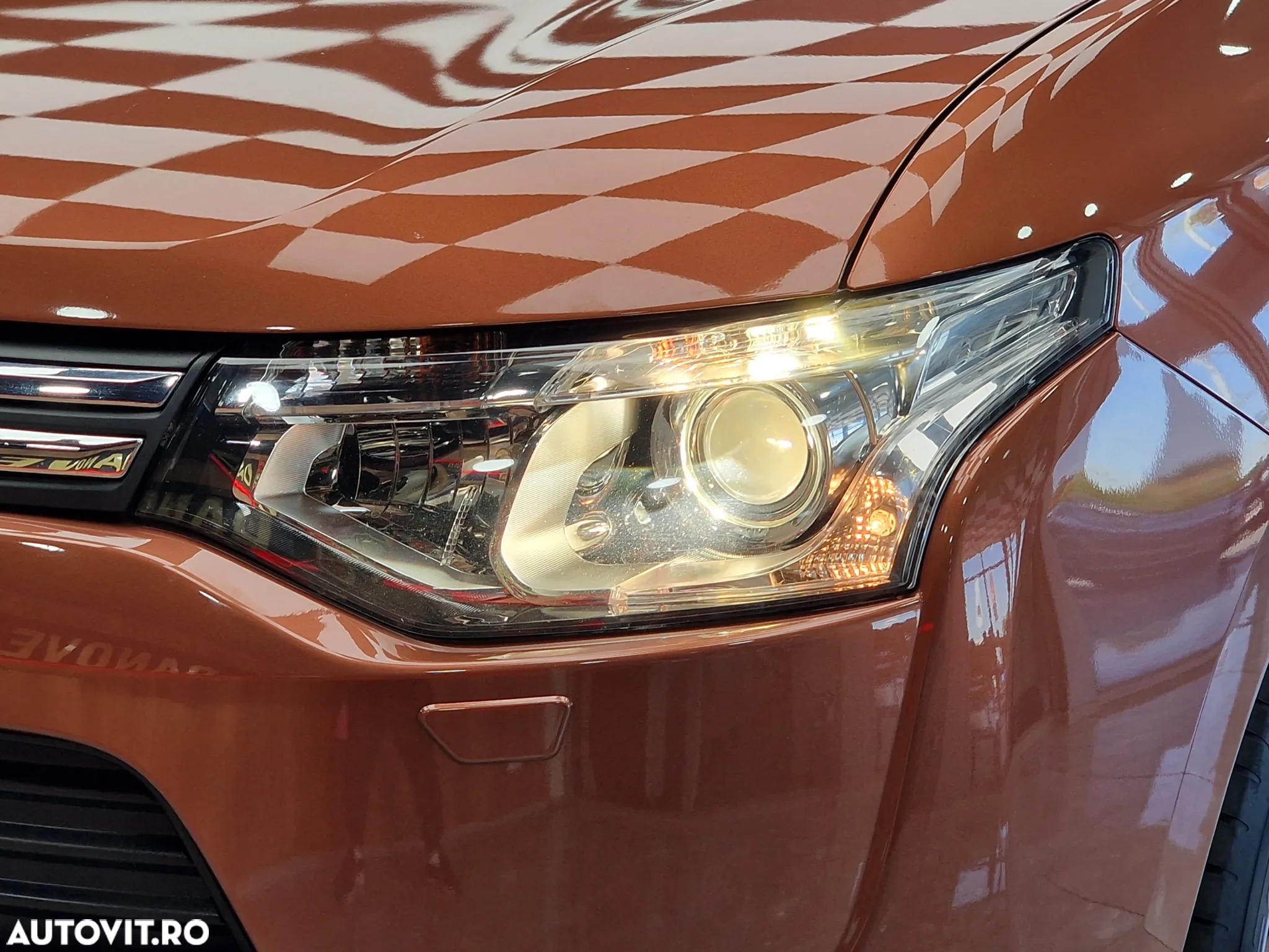 Mitsubishi Outlander - 28