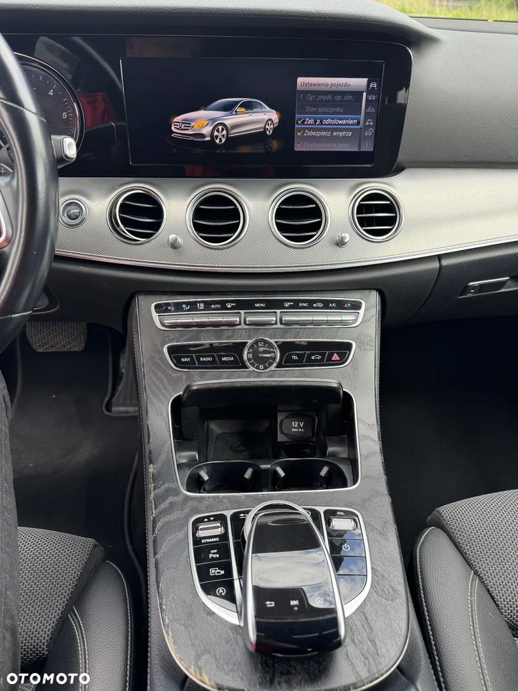 Mercedes-Benz Klasa E 220 d 4-Matic Business Edition 9G-TRONIC - 15