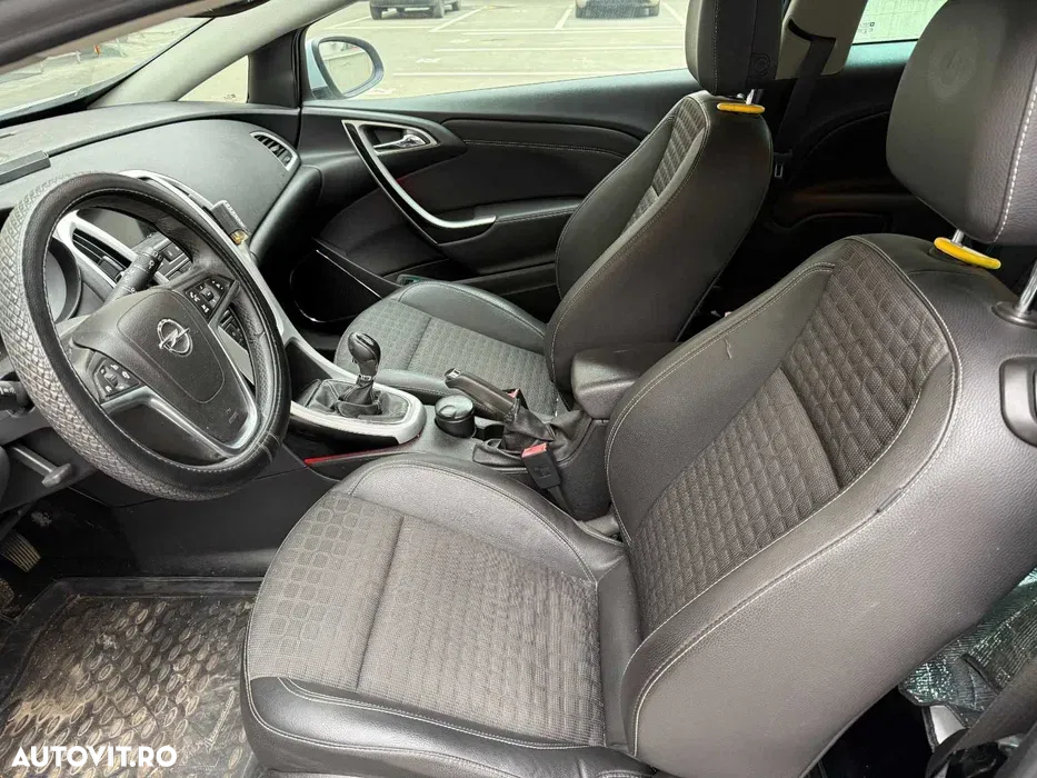Opel Astra GTC 2.0 CDTI Start/Stop Active - 4