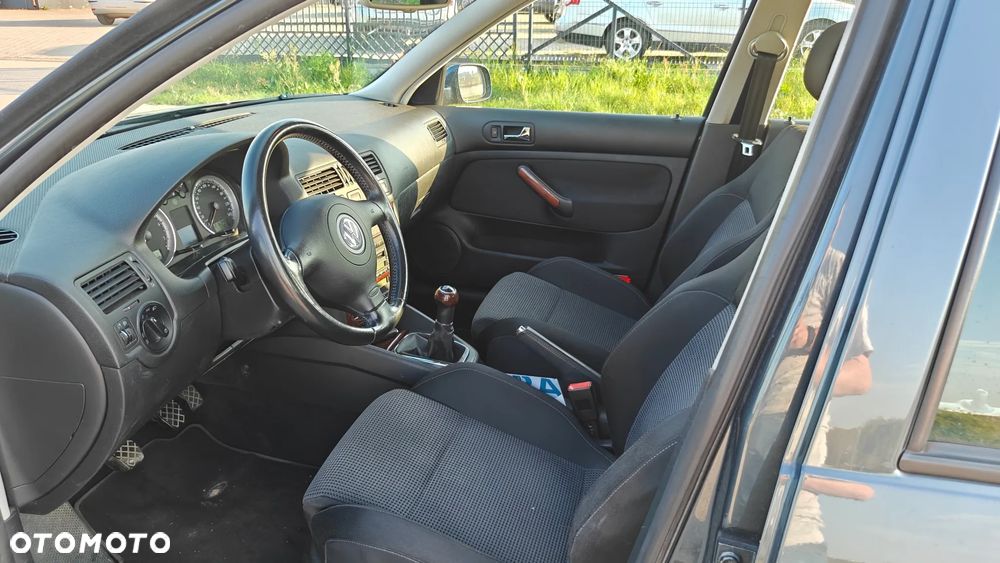 Volkswagen Bora Variant 1.8 5V Turbo Highline - 17