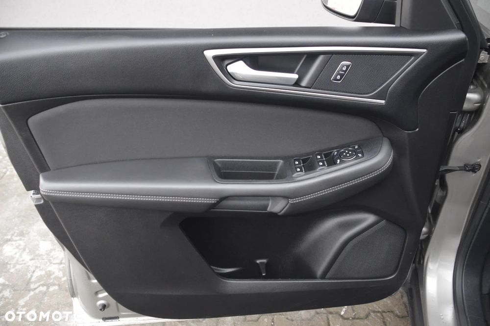 Ford S-Max 2.0 TDCi 4WD Titanium - 25