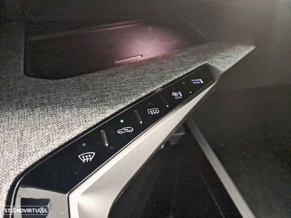 Peugeot 3008 1.2 Hybrid Allure e-DCS6 - 22